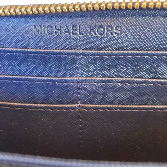 Michael Kors NWOT Jet Set Travel Large blue Leather Continental Wallet/Wristlett - Picture 5 of 10